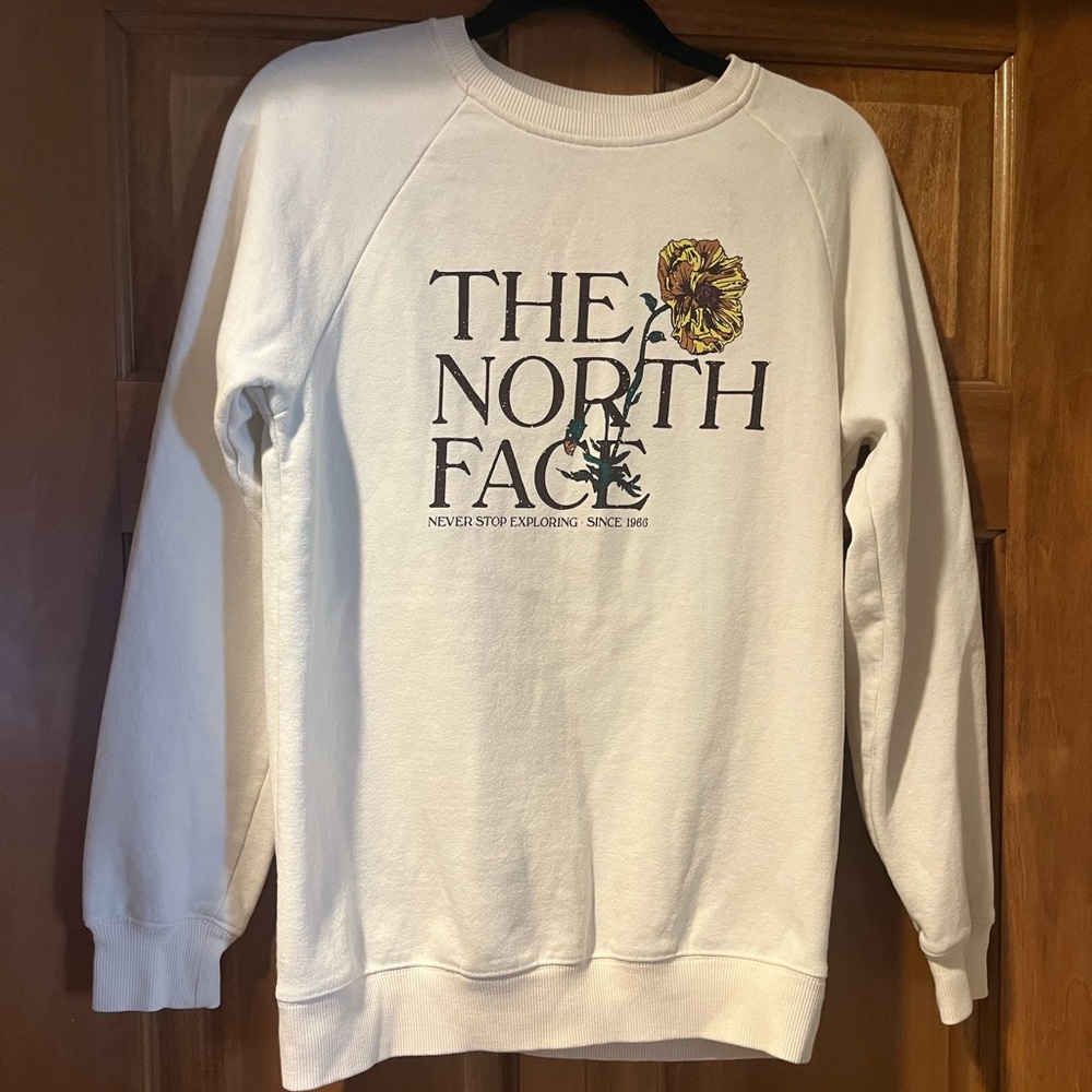 The North Face Cream Crewneck Sweatshirt Casual Essential